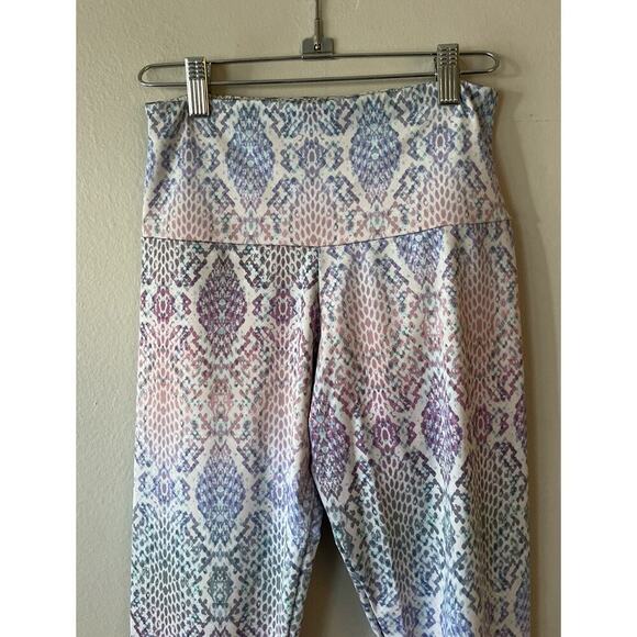 Onzie Pastel Print Cropped Crop Activewear Gym Leggings Size S/M Multi Color - Picture 3 of 7